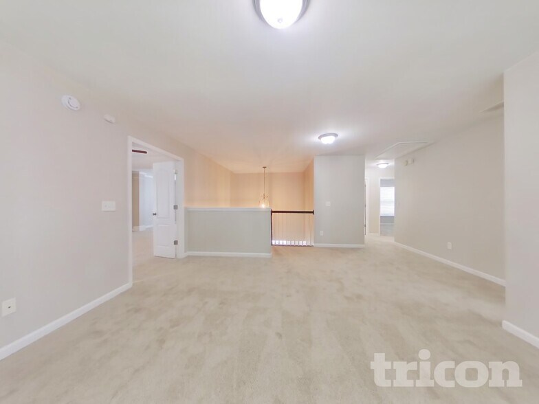 Building Photo - 3751 Lanier Dr