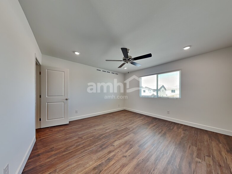 Building Photo - 8895 Tiger Tooth Ave