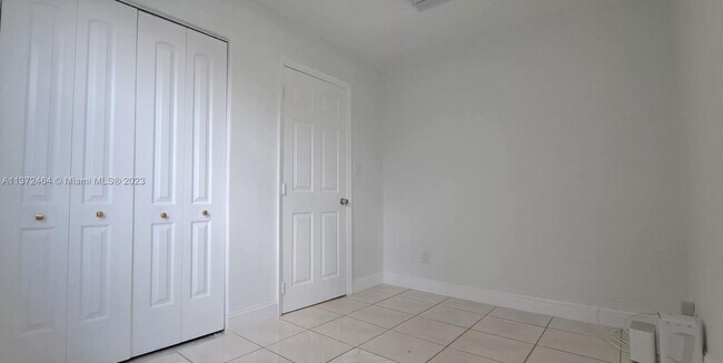 Building Photo - 1090 NW 100th Terrace