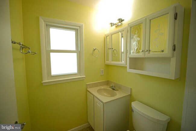 Building Photo - 13210 Nickleson Dr