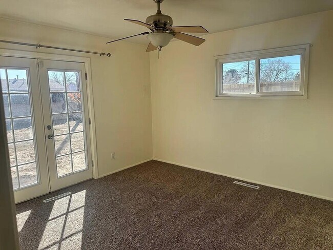Building Photo - 4024 Comanche Rd NE