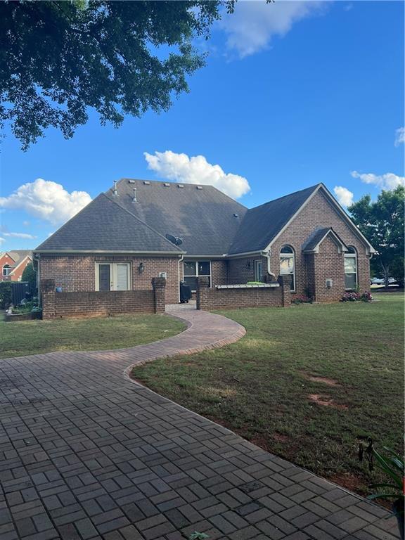 Building Photo - 604 Par Three Ln