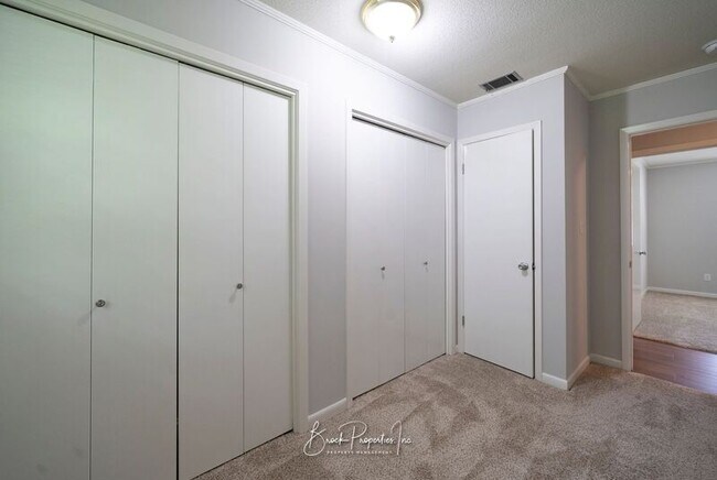 Building Photo - 6395 Duquesne Dr