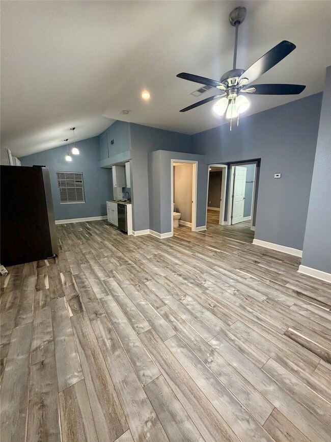 Building Photo - 2322 Central St