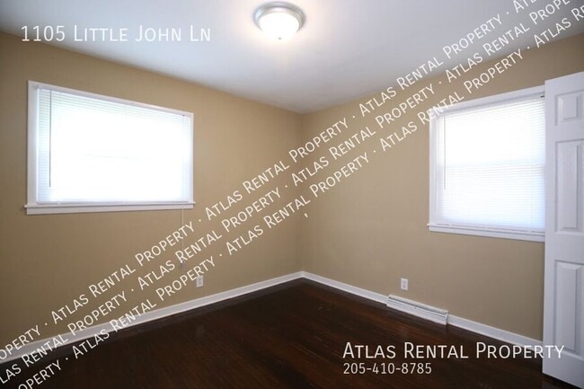 Building Photo - 1105 Little John Ln