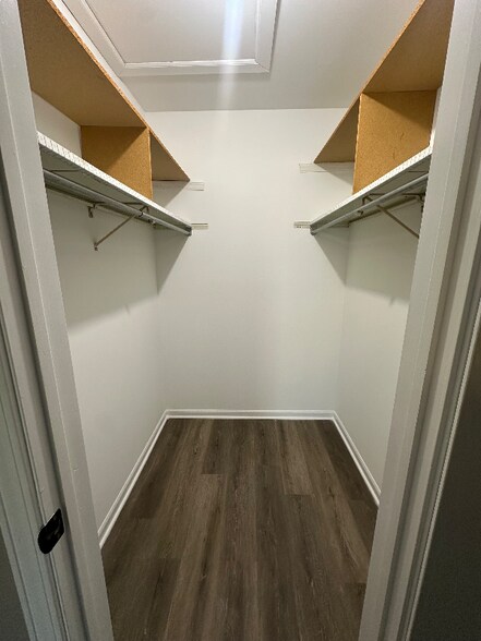 Building Photo - 401 Muirwood Ct