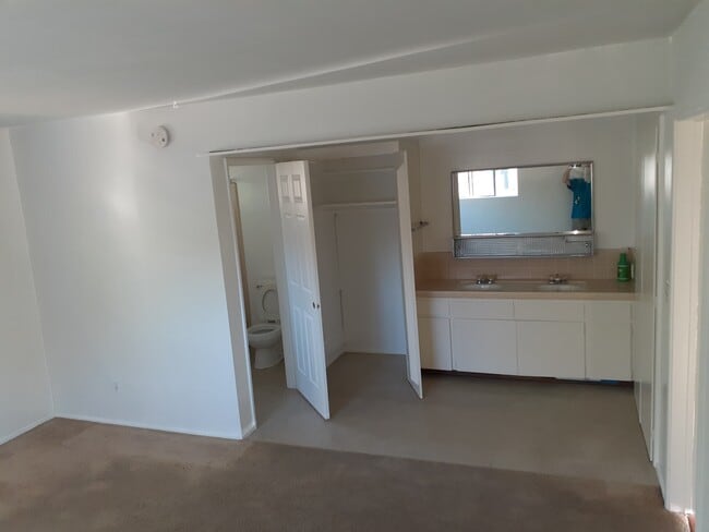 Vanity - 1514 Penmar Ave