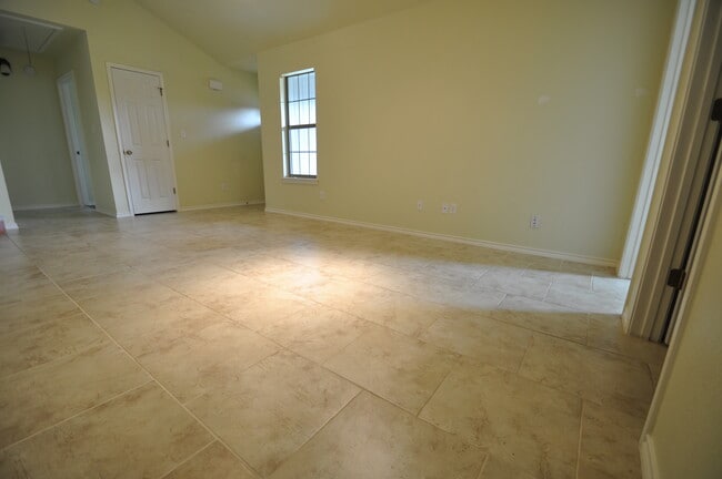 Building Photo - 1702 Anaconda Trail