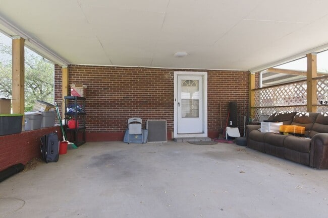 Building Photo - Charming 2b/1b Home in Old Hickory