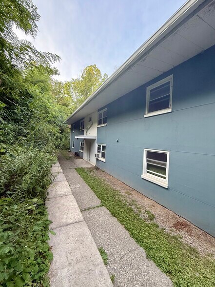 Primary Photo - 1 Maplewood Rd