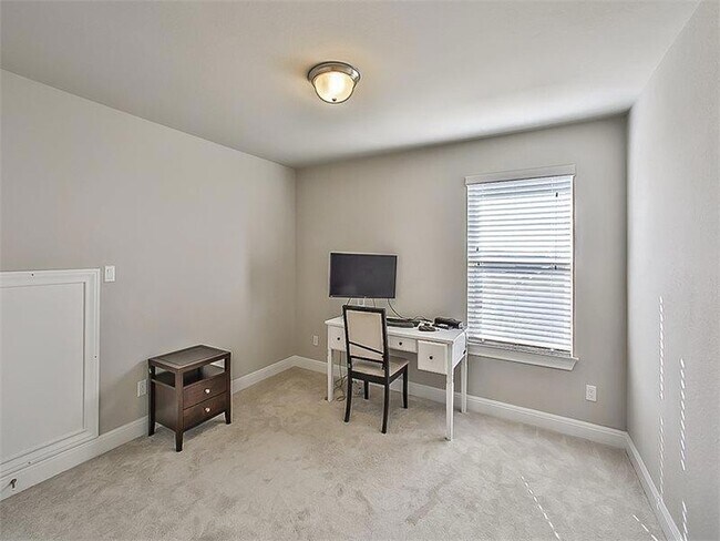 Building Photo - 15601 Cabrillo Way