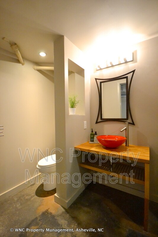 Building Photo - 1 Hy Vu Dr