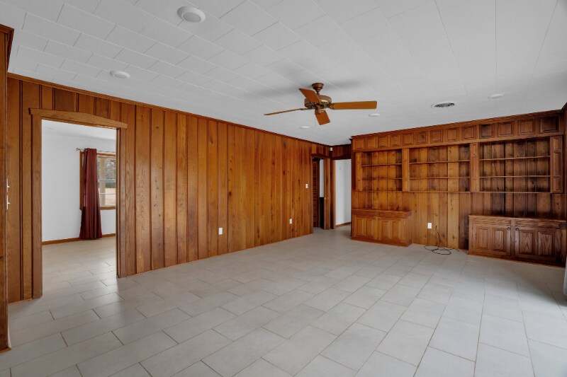 Building Photo - 1097 Van Norman Curv