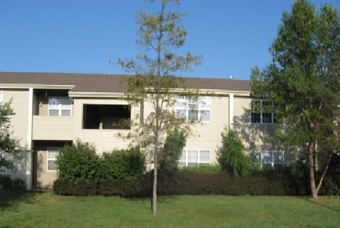 Building Photo - Heartwood Court Apartments