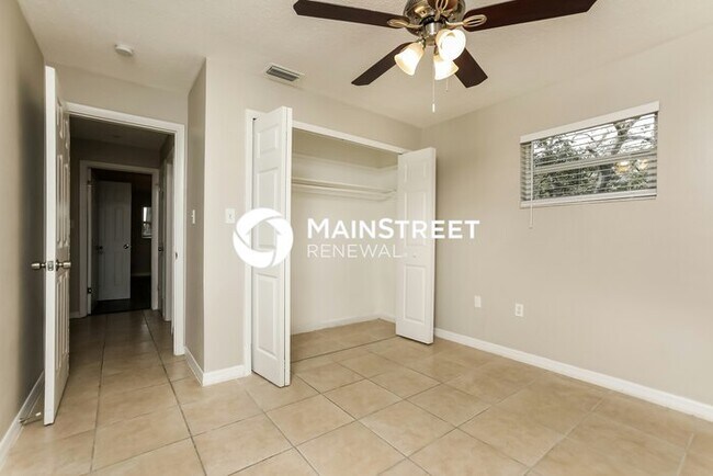 Building Photo - 4 Bedroom Pet-Friendly Home in ORLANDO, FL with Main Street Renewal