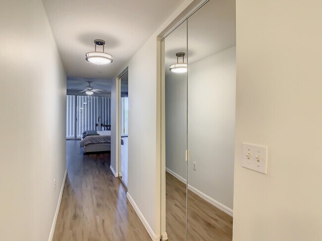 Building Photo - 1851 Jimmy Buffett Mem Hwy