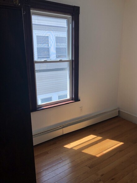 Building Photo - 76 Malden St