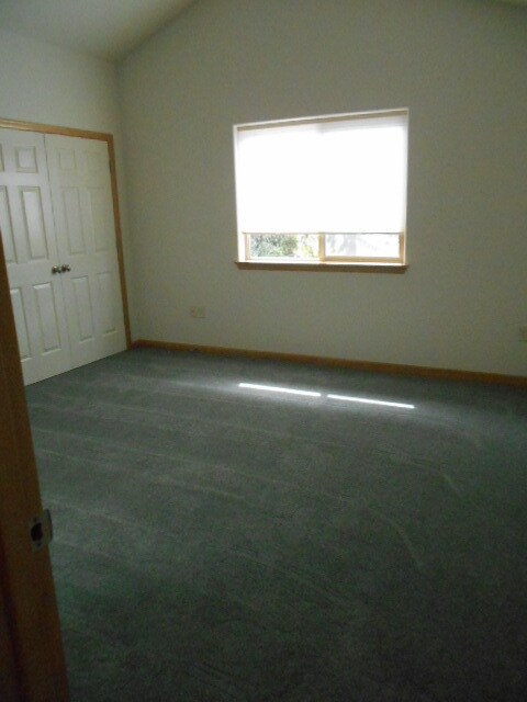 Building Photo - 646 SW Taft St