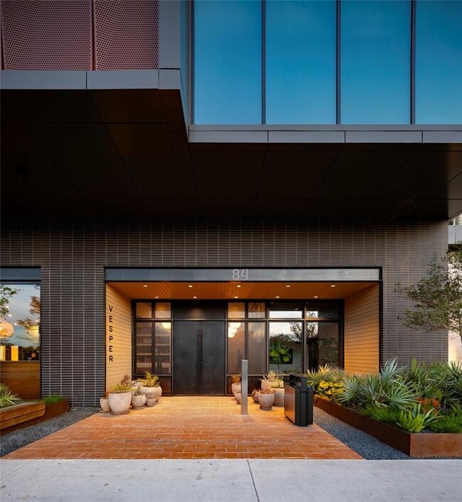 Building Photo - 84 East Ave