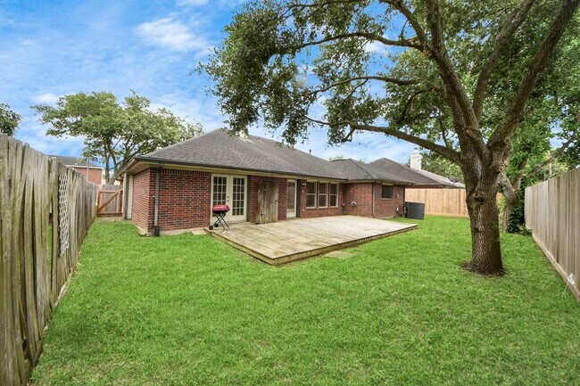 Building Photo - 2706 Plantation Dr