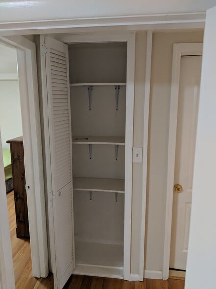 Building Photo - 153 Weigands Ln