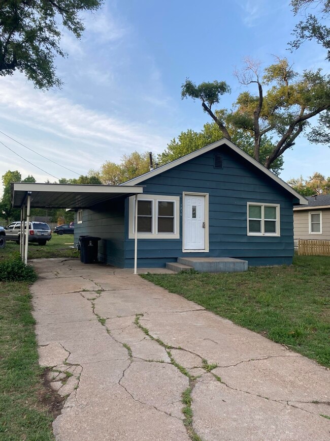 Building Photo - 1210 W Towanda Ave