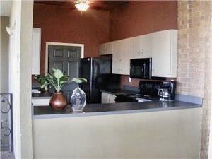 Building Photo - 4433 N Stanton St