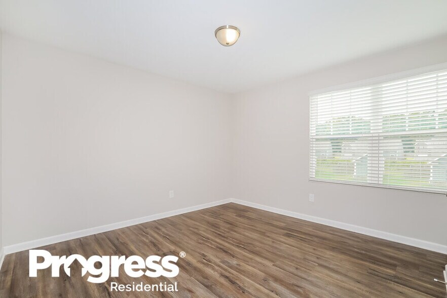 Building Photo - 3780 Place Dr