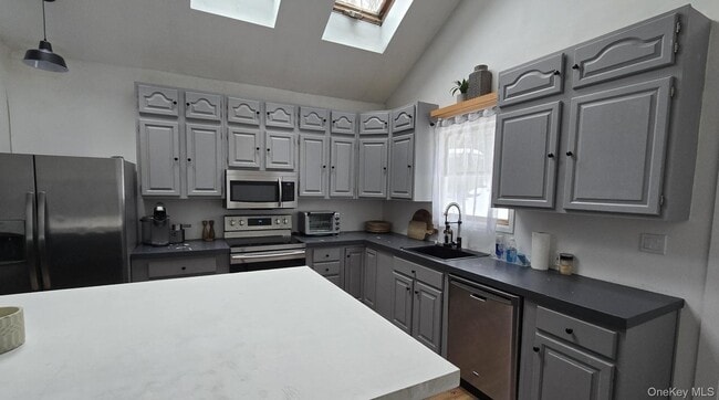 Building Photo - 537 Old Tacy Rd