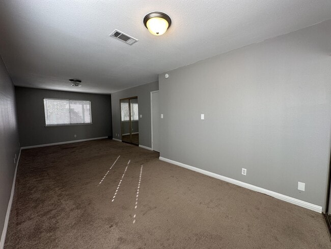 Building Photo - 8745 Isola Dr