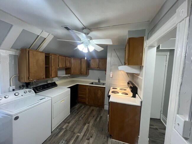 Building Photo - 2904 Q St