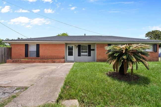 Building Photo - 815 Rugeley St