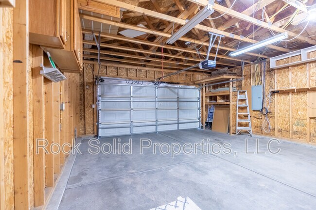 Building Photo - 1113 Banjo Ct