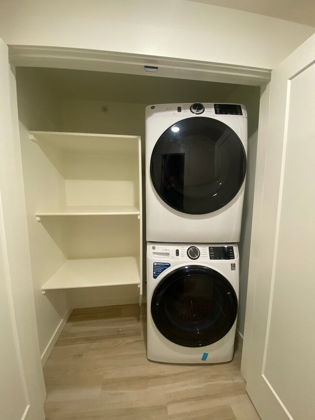 Building Photo - Teton River Lofts 2107