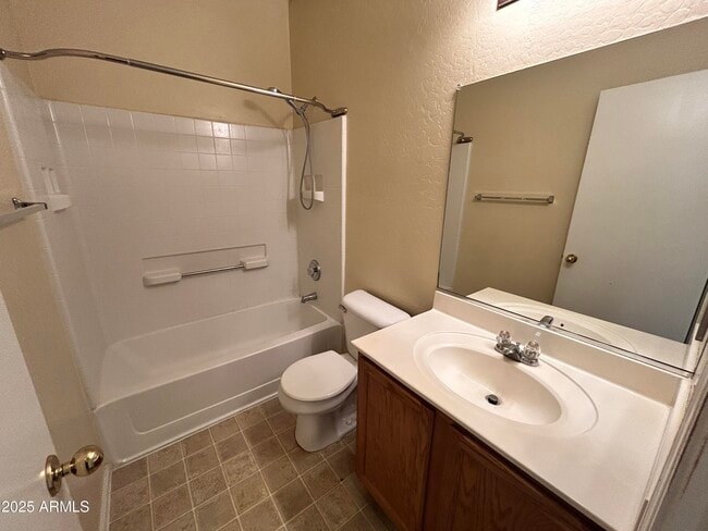 Building Photo - 13768 W Country Gables Dr
