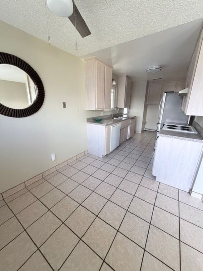 Building Photo - 5212 Thyme Ln