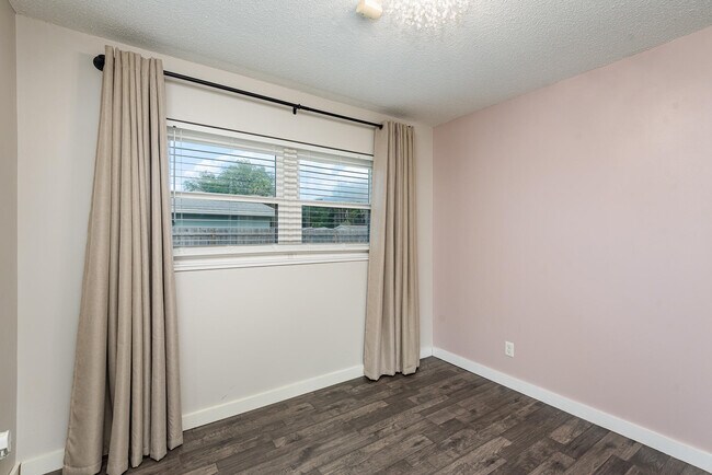 Building Photo - 4885 Santa Rosa Ave