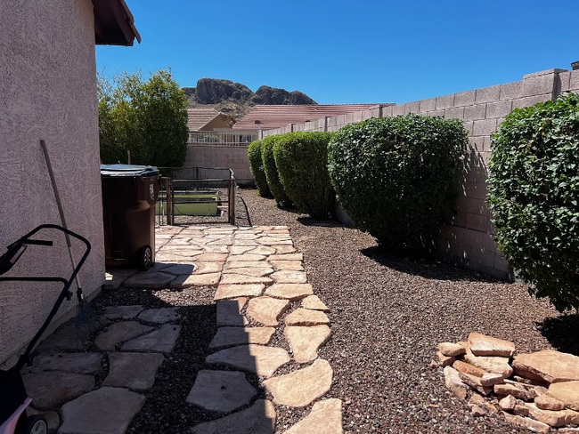 Building Photo - 4654 S Louie Lamour Dr