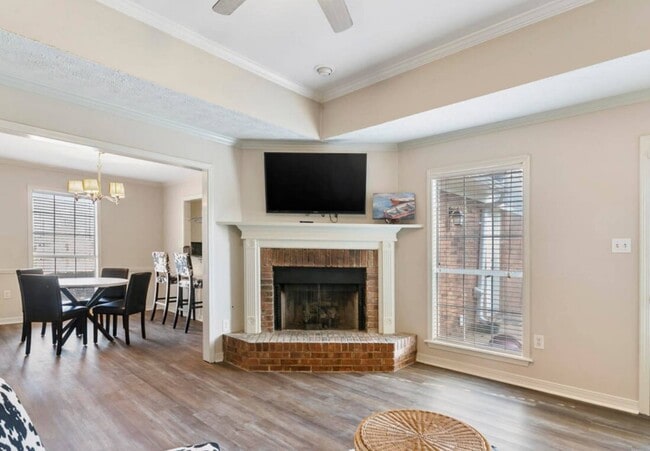 Building Photo - 320 Pebble Creek Dr