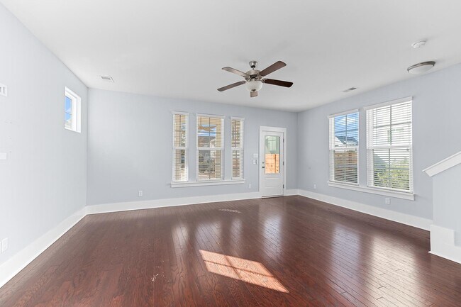 Building Photo - 313 Oak Bend St
