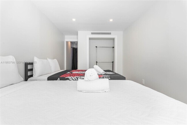 Building Photo - 2360 SW 12th St