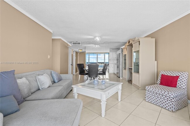 Building Photo - 18081 Biscayne Blvd