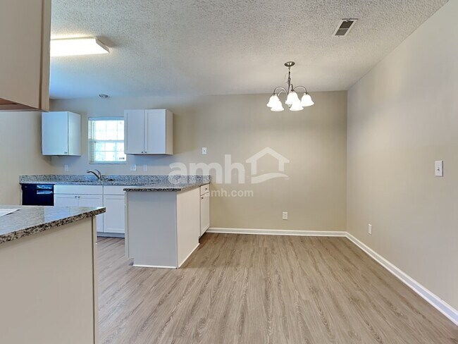 Building Photo - 131 Kingsbridge Dr