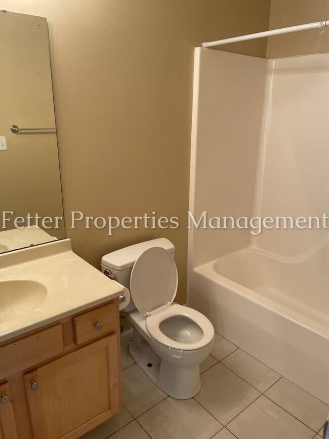 Building Photo - Beautiful 3 Bedroom Newburgh Home!