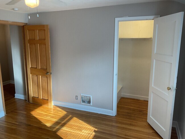 Building Photo - 708-710 1st Ave S