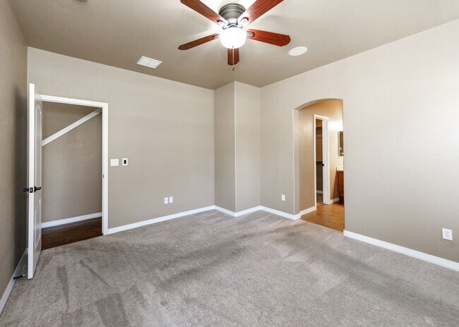 Building Photo - Westside 3 Bed Townhouse in Gold Hill Mesa