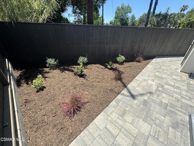 Building Photo - 17018 Midwood Dr