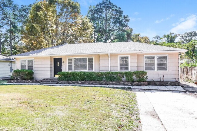 Building Photo - 1217 5 Mile Rd