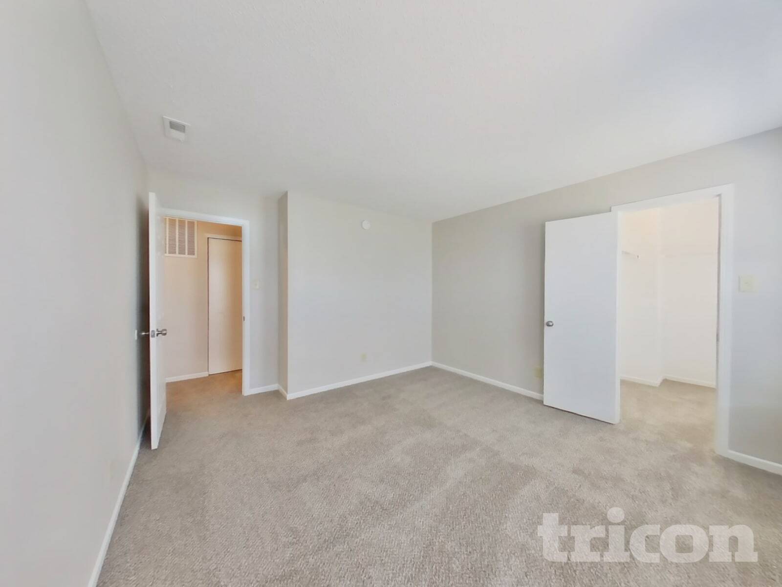 Building Photo - 5624 W Littleton Dr