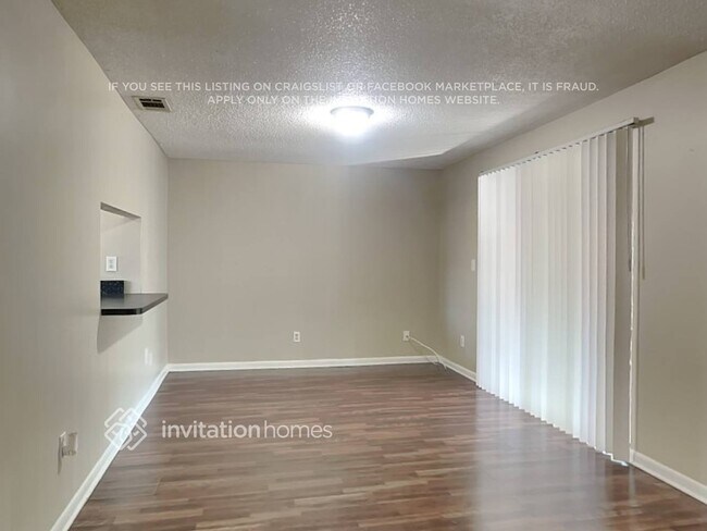 Building Photo - 3208 Saddlebrook Ave